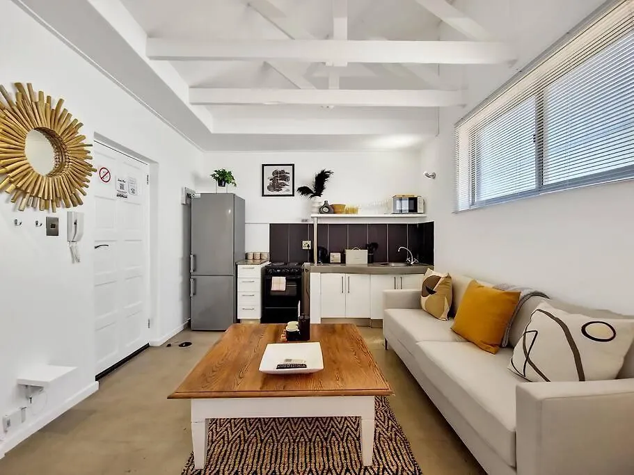 Unique Studio Close To Promenade Cape Town Daire